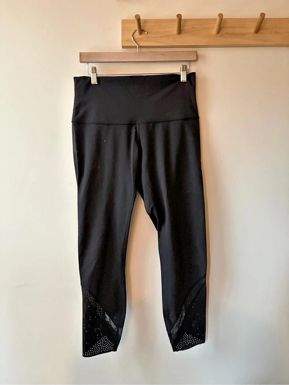Lululemon Scalloped Hem High-Rise Crop 23" Black Leggings